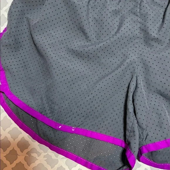 Champion Running Shorts - Picture 2 of 4